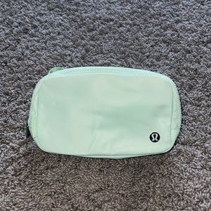 Lululemon Everywhere Belt Bag in Mint Moment